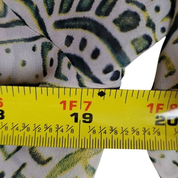 Body Central Sheer Green Graphic Print Tie Open Front Top Size M - Picture 9 of 10